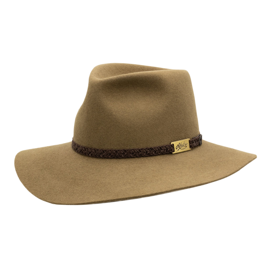 Angle view of Akubra Avalon hat in Eucalypt colour
